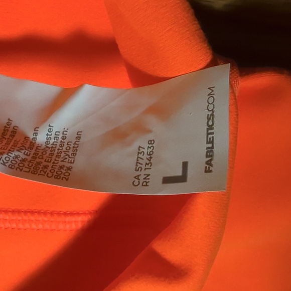 ๐ High-Energy Orange PowerHold Leggings ๐ - Picture 6 of 7